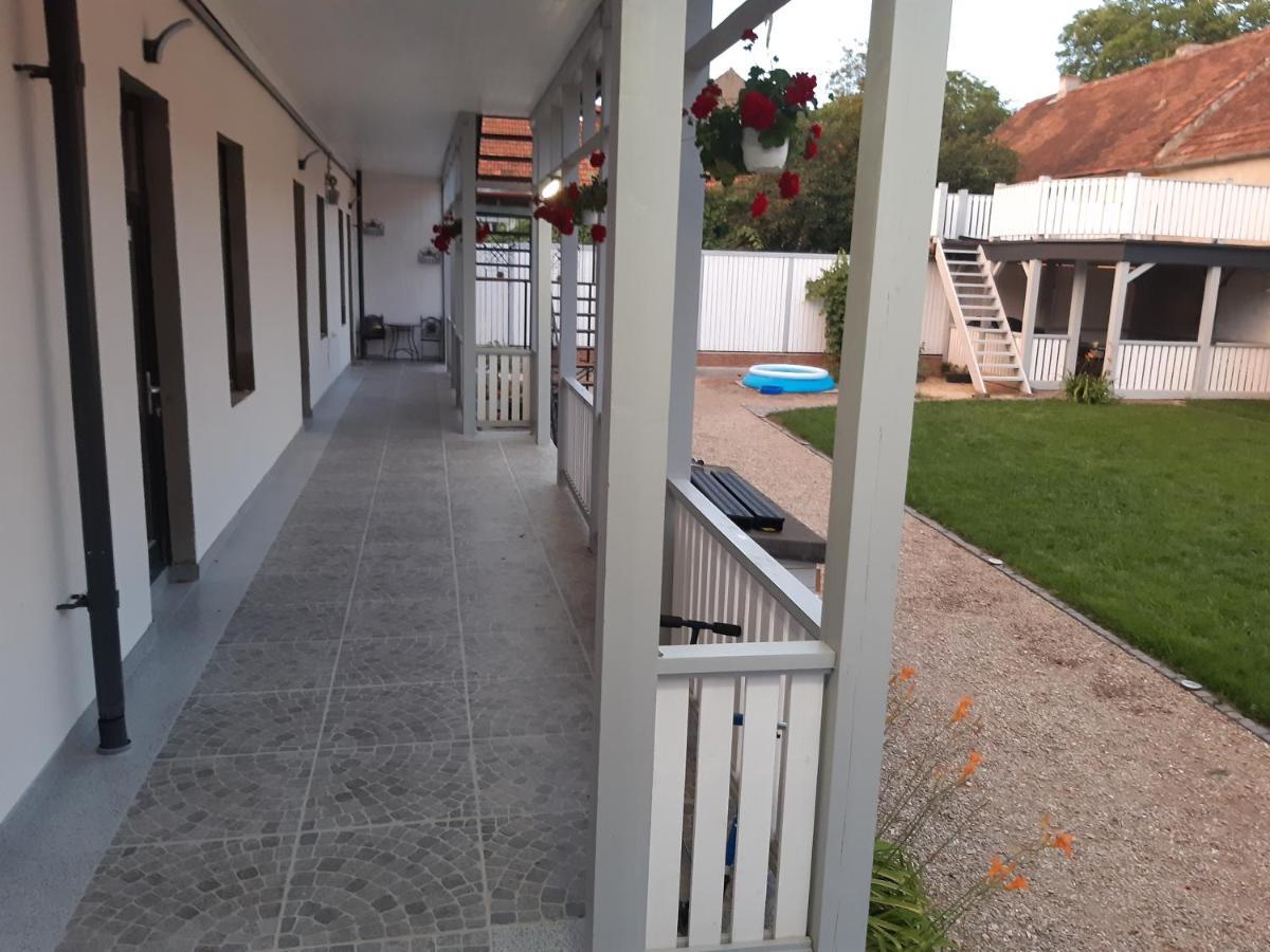 Ferienwohnung Casa J. Gusbeth Brașov Exterior foto